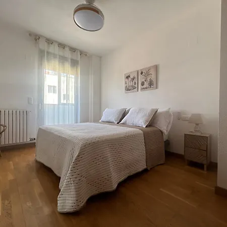 Atico Con Vistas Al Mercado Opcion De Parking Apartamento